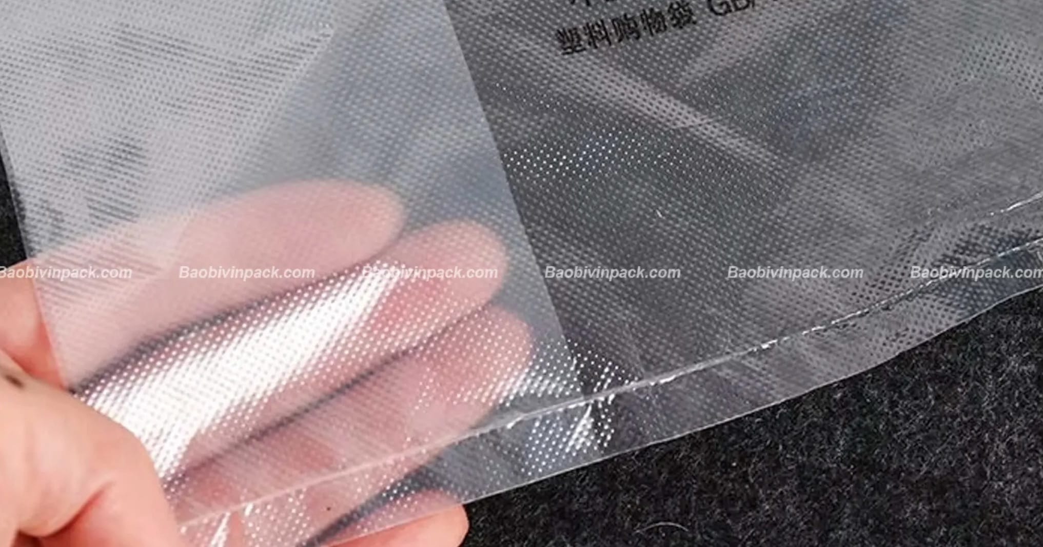 Chất liệu làm túi xốp 2 quai HD