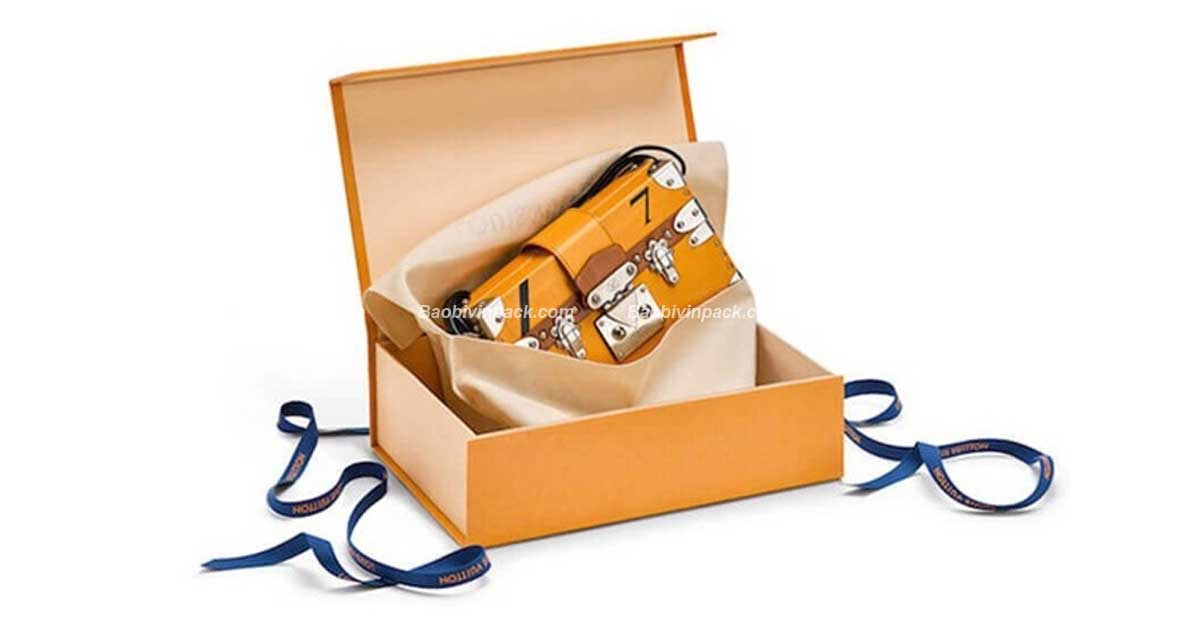 Hộp giấy đựng túi xách Vinpack