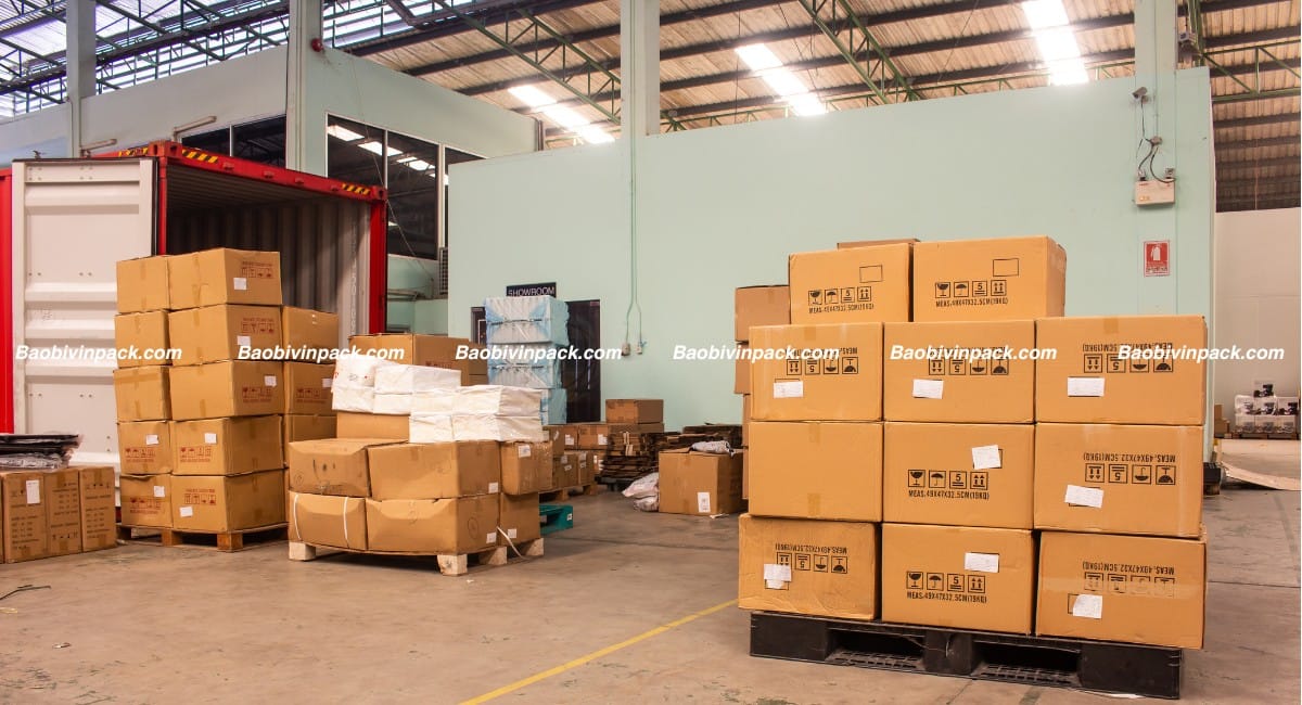 Thùng carton đựng hàng vận chuyển