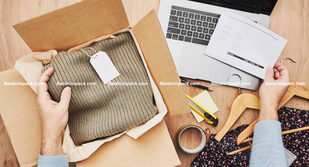 Thùng carton đựng quần áo