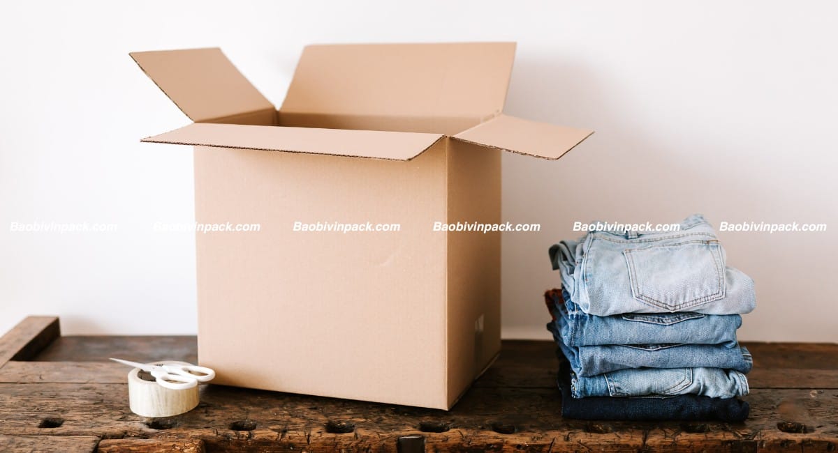 Thùng carton đựng quần áo