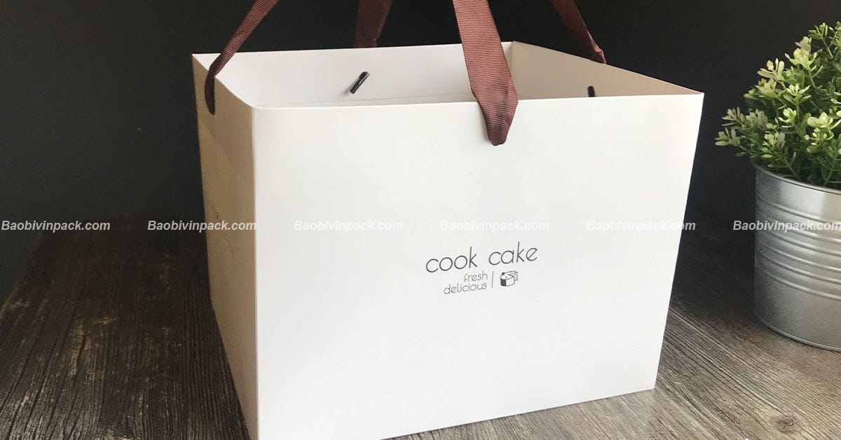 Túi giấy đựng hộp bánh Vinpack