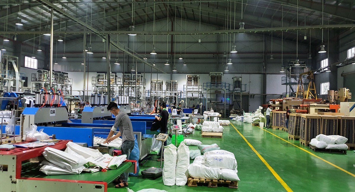 Máy móc hiện đại ở xưởng sản xuất Bao Bì Vinpack